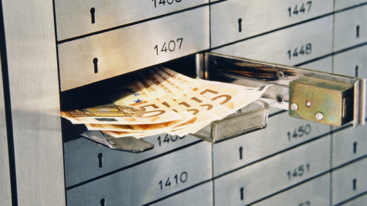 Virallisesti | Hallitus takavarikoi kaikkien kansalaisten ja ulkomaalaisten pankkitilit ja varat, jotka eivät ole noudattaneet tätä pakollista menettelyä.