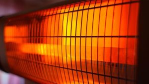 Nuku paremmin, pysy lämpimänä ja vältä ikäviä yllätyksiä sähkölaskuissa: miksi yhä useammat kodit käyttävät lämpösäteilijöitä.