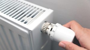 Huonosti lämmittävät patterit: helppo tapa parantaa niiden toimintaa ilman ilmanpoistoa järjestelmästä ja työkalujen käyttöä.