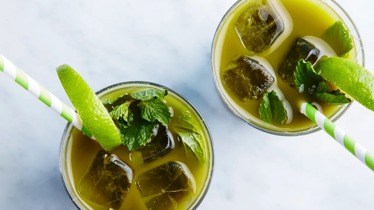 Sano hyvästit väsymykselle: yrtti, jonka voit lisätä juomaasi energian ja keskittymiskyvyn parantamiseksi.