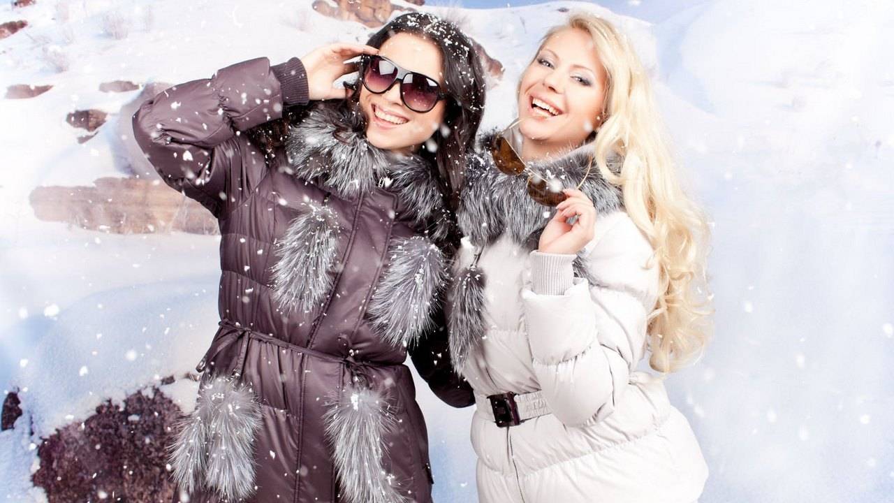 Lidlistä voit ostaa lämpimän ja tyylikkään mattavärisen untuvatakin talvivaatekaappiisi alle 15 eurolla.