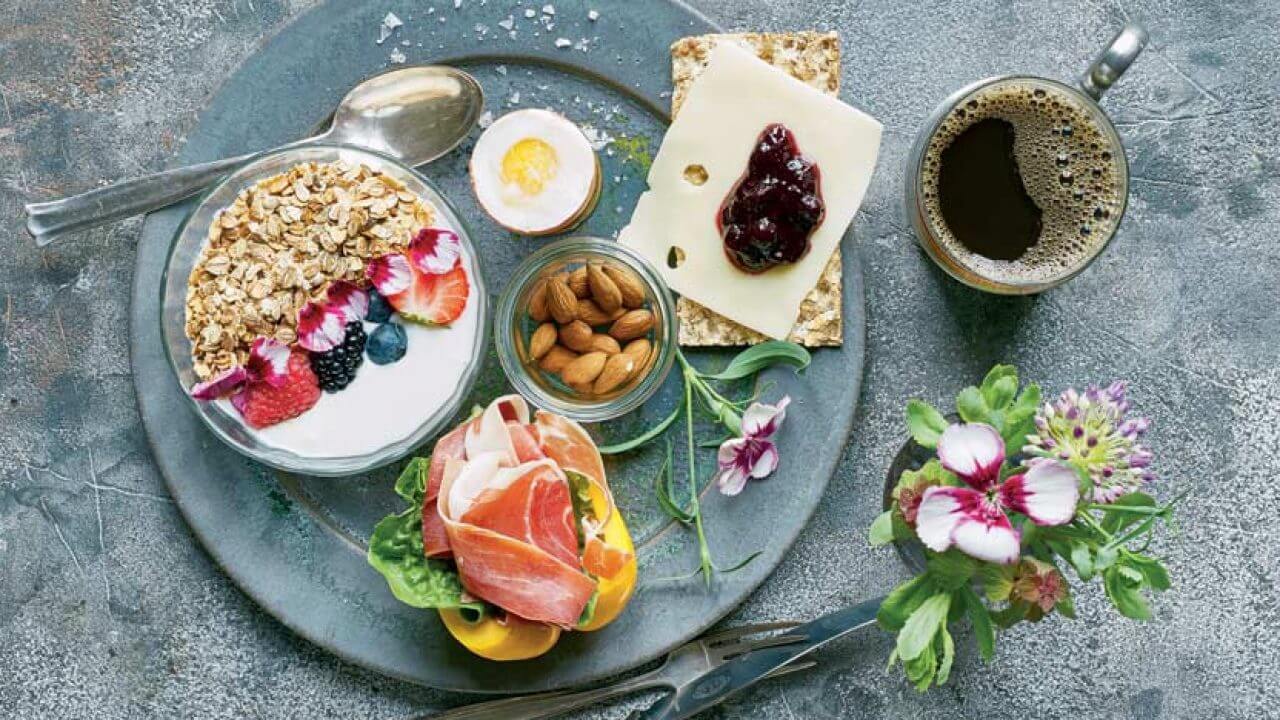 Ruokavalio voi auttaa sinua nukkumaan paremmin ja elämään pidempään.