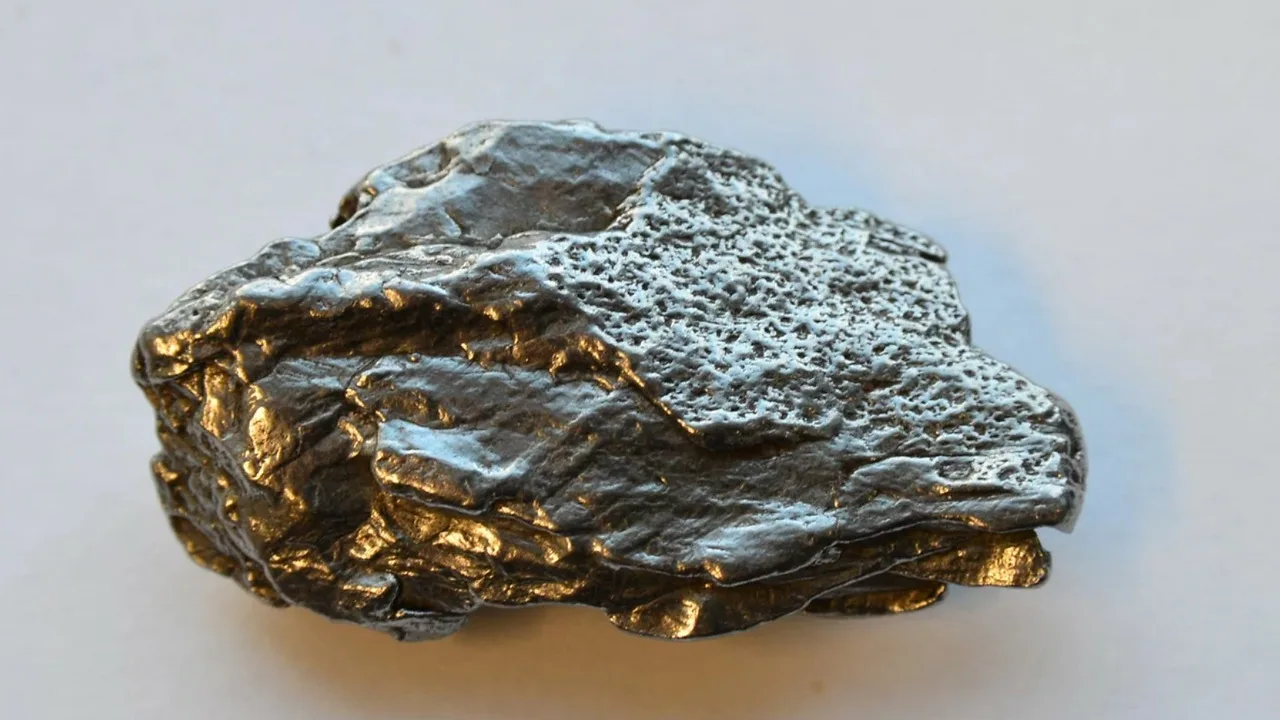 Geologit ovat löytäneet meteoriiteista mineraalin, joka on tärkeä maapallon elämän alkuperän ymmärtämiseksi