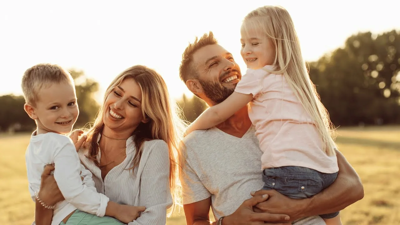 Tutkimuksen mukaan vanhempien impulsiivisuus vaikuttaa lapsiin eri tavoin.