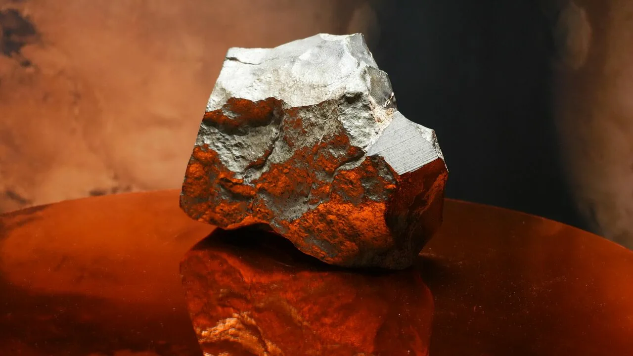 Geologit ovat löytäneet meteoriiteista mineraalin, joka on tärkeä maapallon elämän alkuperän ymmärtämiseksi