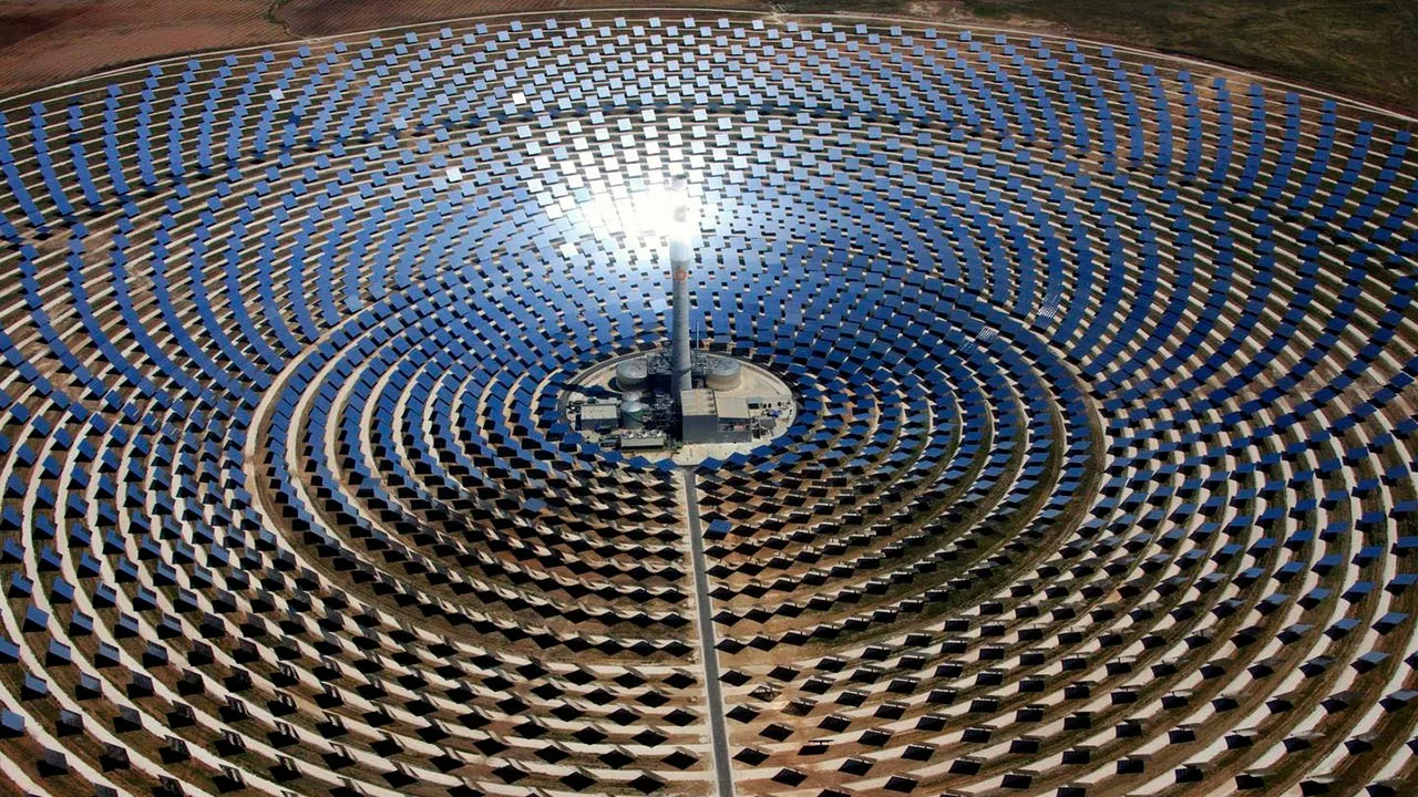 Voimakas energiamullistus: uusi aurinkoteknologia mahdollistaa 15-kertaisen sähköntuotannon kasvun tällä laitteella.