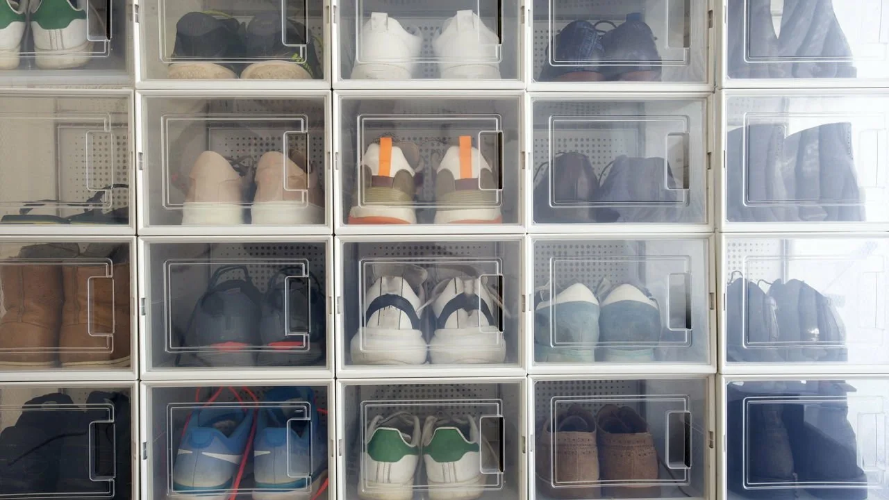 Hyvästi, kenkäkaos: Euroopassa suosittu tapa järjestää kengät.