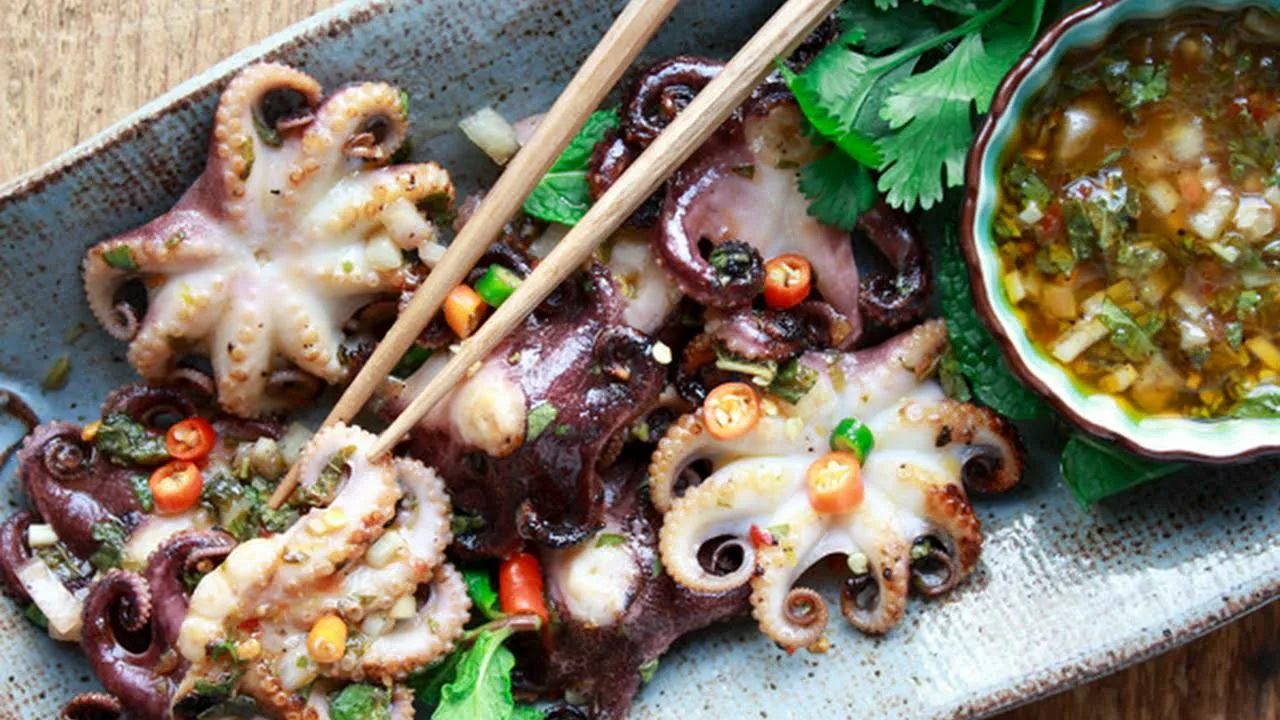 Tämä on Lidlissä suosituin jouluinen mustekala: tuore, täydellisesti valmistettu ja valmis tarjoiltavaksi.