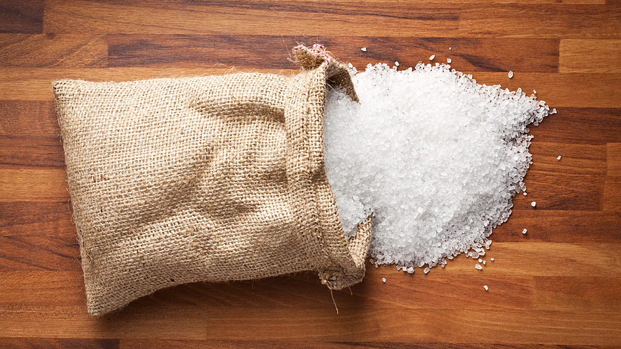 Se on muodikasta: miksi on järkevää ripustaa kivesuolaa sisältävä pussi ulko-ovelle ja miksi sitä suositellaan?