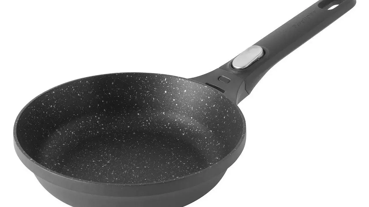 Lidl on inspiroitunut ammattikäyttöön tarkoitetuista paistinpannuista ja kehittänyt erittäin kestävän, uuninkestävän paistinpannun edulliseen hintaan.