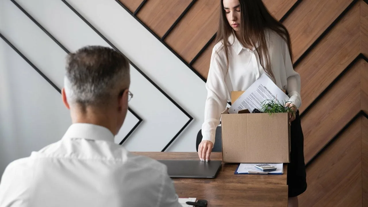 Se on ”hiljainen irtisanominen”: työntekijöiden vaatimus paremmista työoloista.