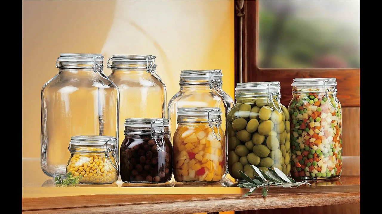 Käytit sitä jouluna, ja voit kierrättää sen uudenvuoden aikaan: se on täydellinen ruokailuväline näihin juhlapäiviin.