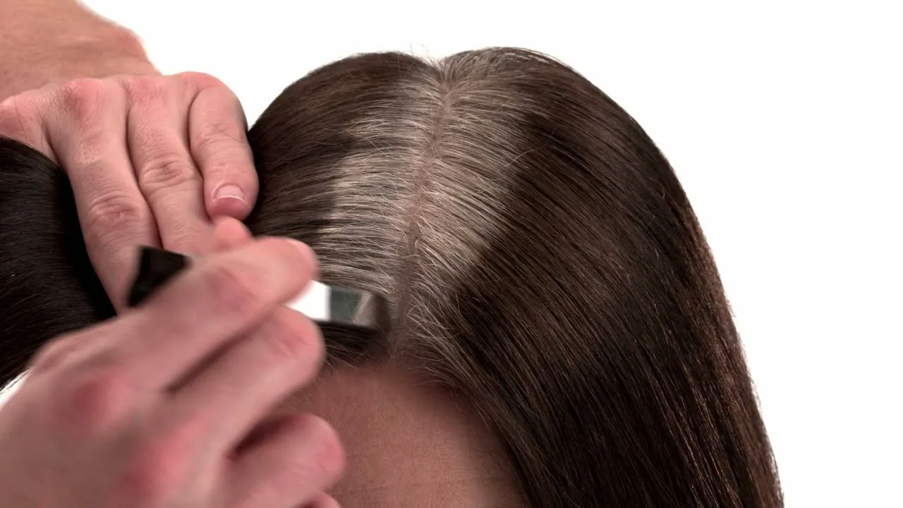 Sano hyvästit harmaille hiuksille! | Luonnollinen väri ilman kemiallisia lisäaineita, joka palauttaa hiusten melaniinin: antaa kiiltoa ja pehmeyttä.