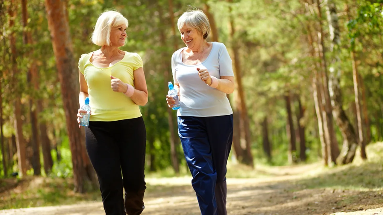 Asiantuntijat väittävät, että 50 vuoden iän jälkeen kävely tai uinti eivät ole terveydelle hyödyllisimpiä aktiviteetteja.