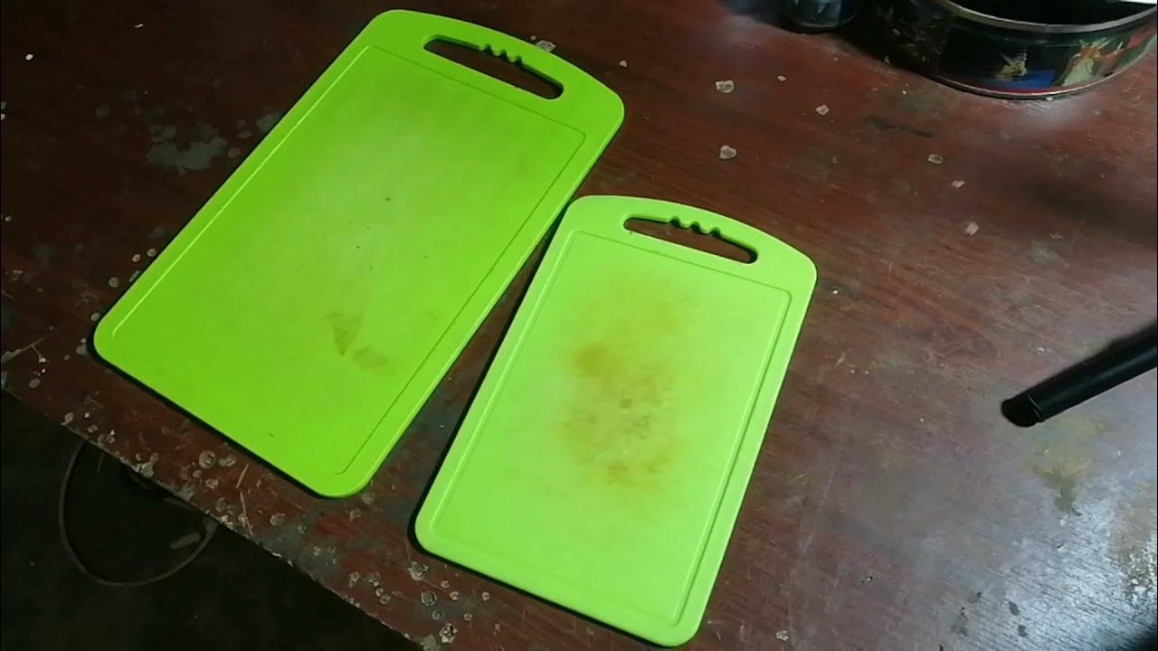 Kuinka puhdistaa muovinen leikkuulauta, jotta se pysyy täysin puhtaana ja tahrattomana.