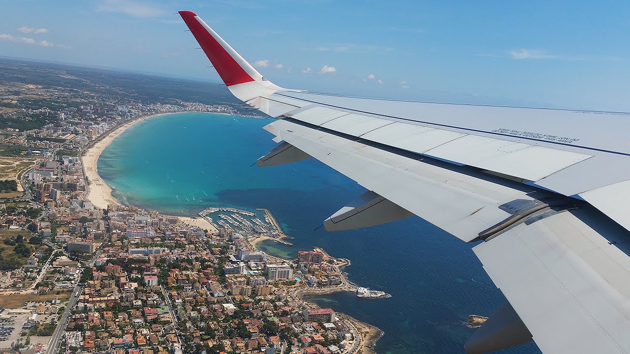 Lentokoneen ikkunan yläpuolella olevat kolmiot eivät ole vain koristeita: ne ovat nopea tapa varmistaa, että lento sujuu hyvin.