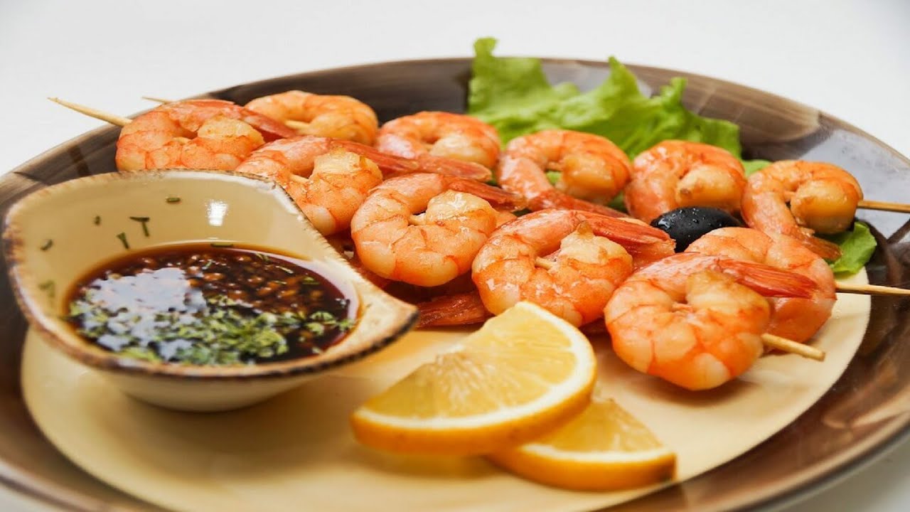 Mari, kalakauppias torilla, varoittaa merenelävien oikeasta sulatusmenetelmästä: ”Jos tätä ei tehdä, ne mustuvat.”