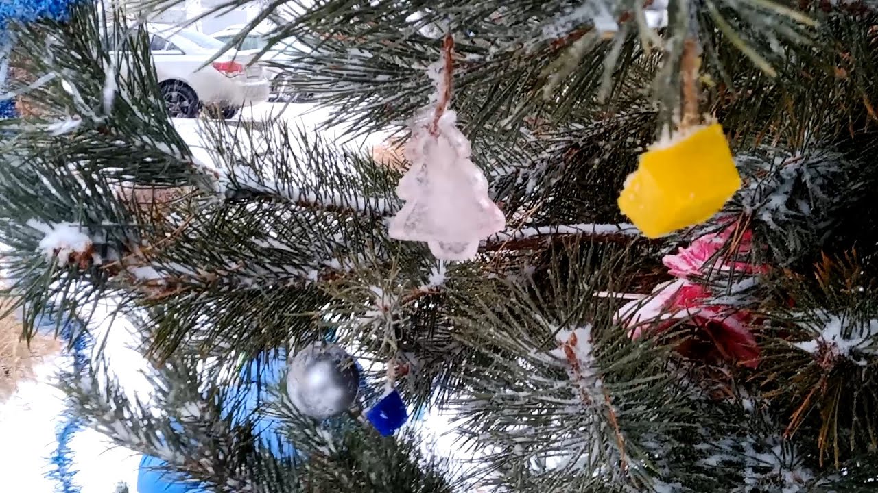 Alankomaiden fyysikkoryhmä tulosti 3D-tulostimella joulukuusen jäähiukkasista.