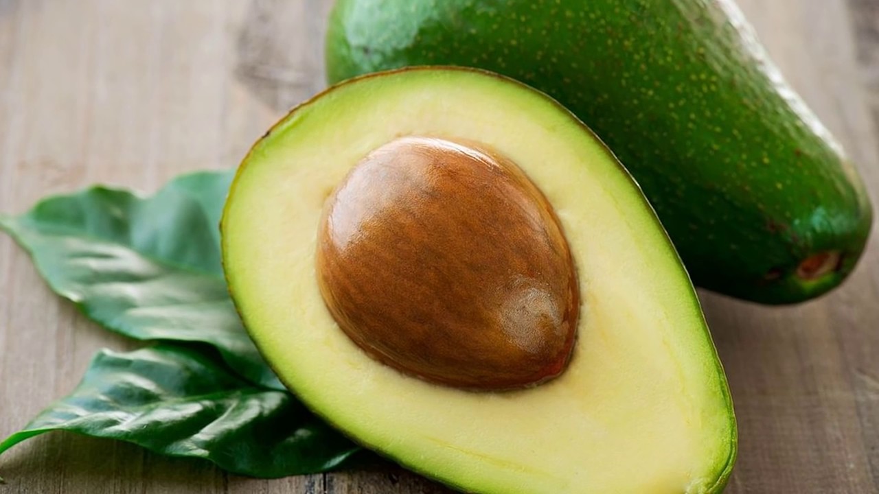 8 tuotetta, jotka auttavat alentamaan kolesterolia ja parantamaan sydän- ja verisuonijärjestelmän terveyttä.