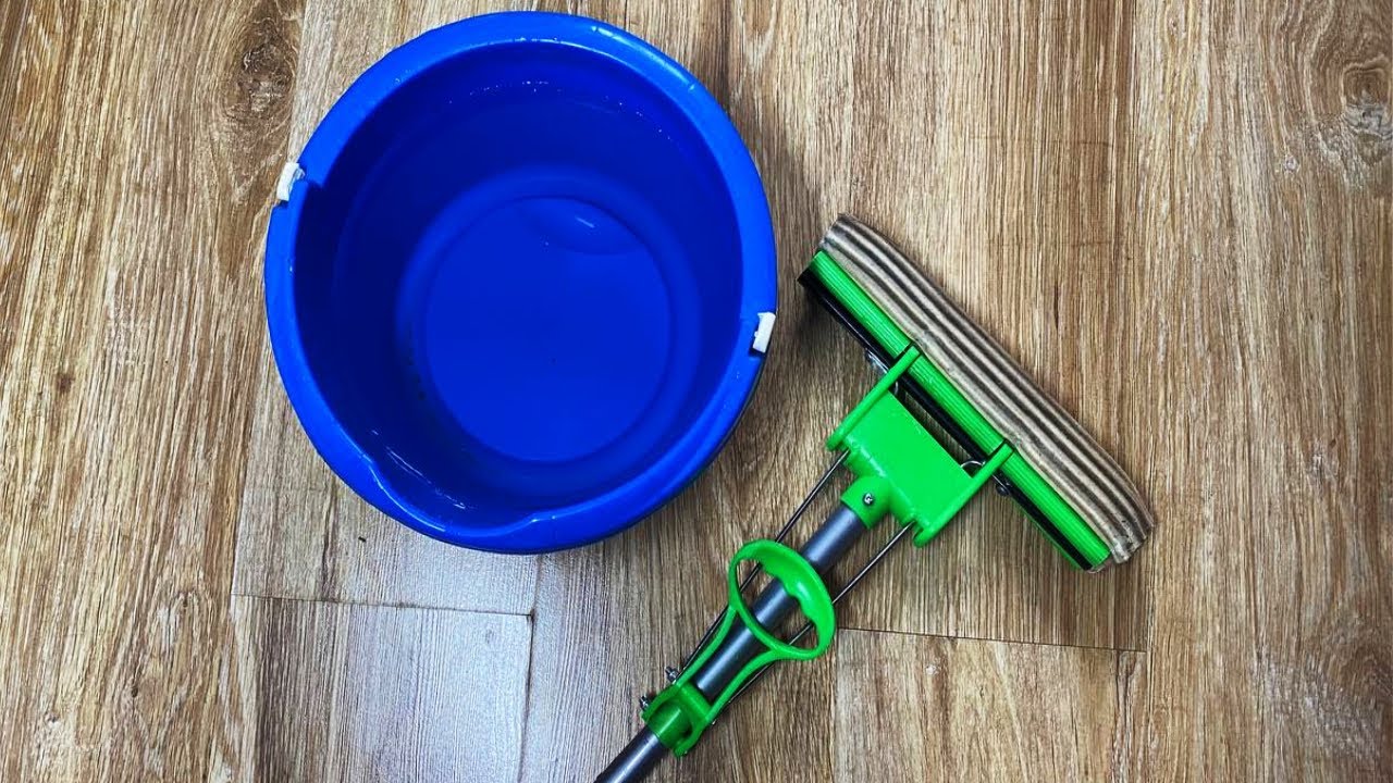 Kotitekoinen tapa saada lattiasi kiiltämään käyttämällä aineksia, joita sinulla jo on kotona.