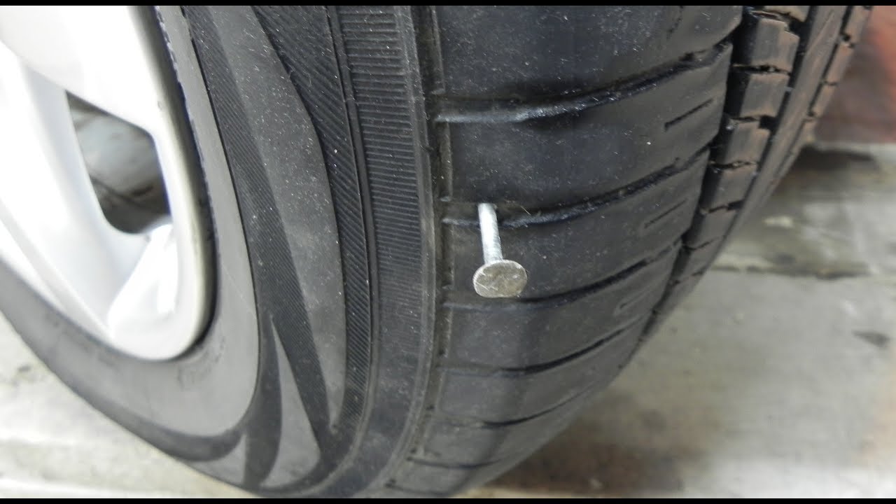 Kuinka korjata puhkaistu rengas irrottamatta sitä