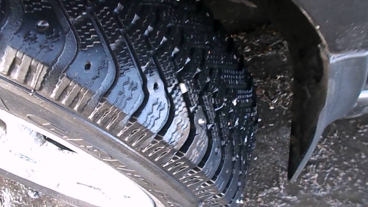 Kuinka korjata puhkaistu rengas irrottamatta sitä