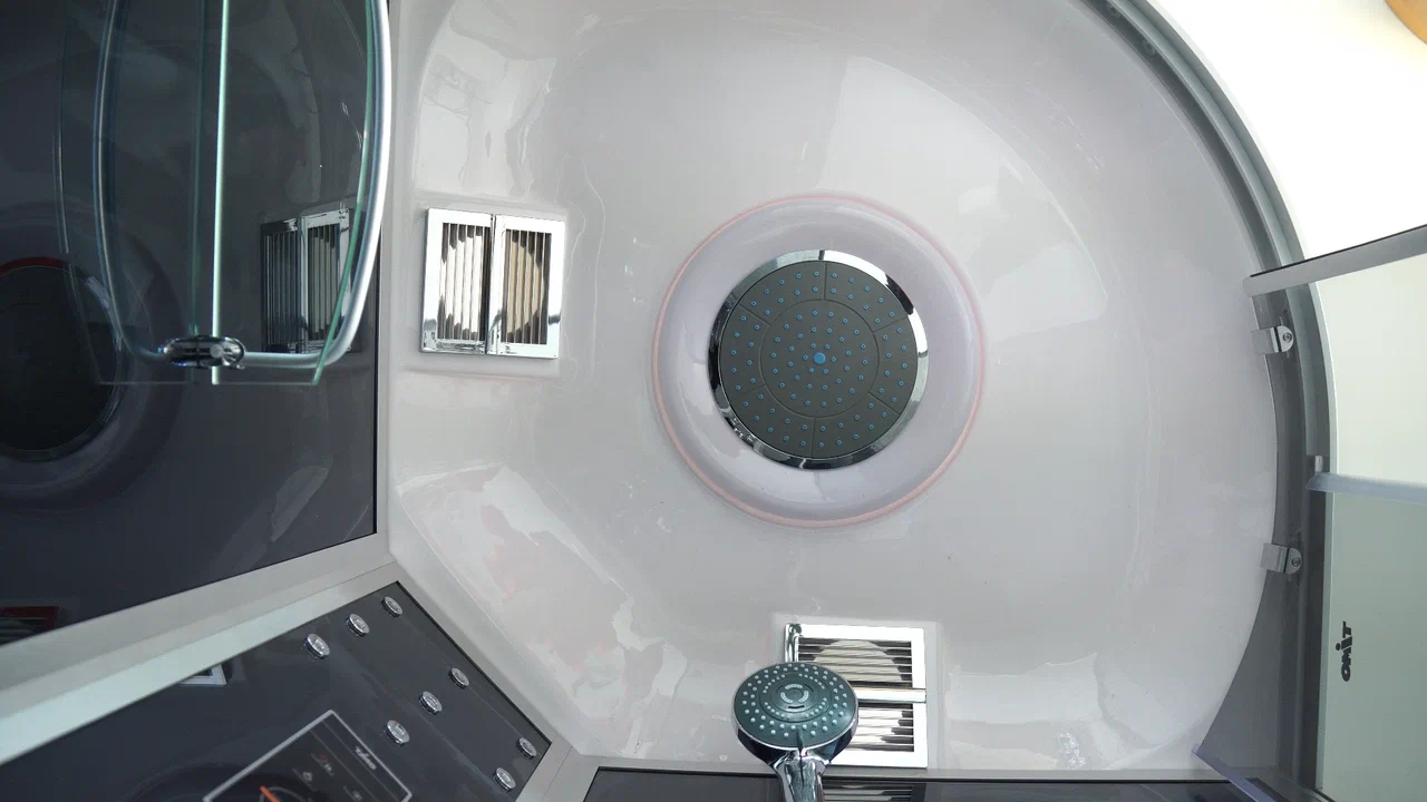 Sisustussuunnittelija Paula Duarte: ”Jos olisin 60-vuotias, valitsisin suihkukaapin huolellisemmin.”