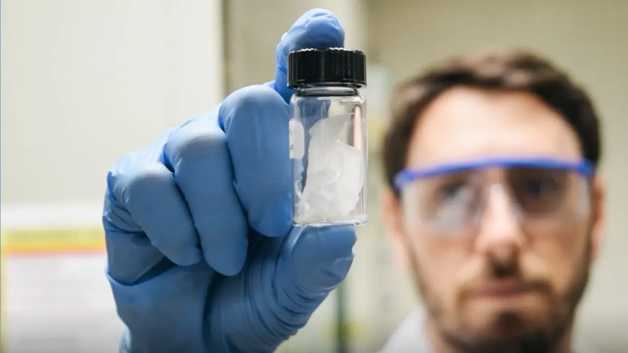 Tämä maa väittää kehittäneensä materiaalin, joka ratkaisee muovien suurimmat ongelmat.