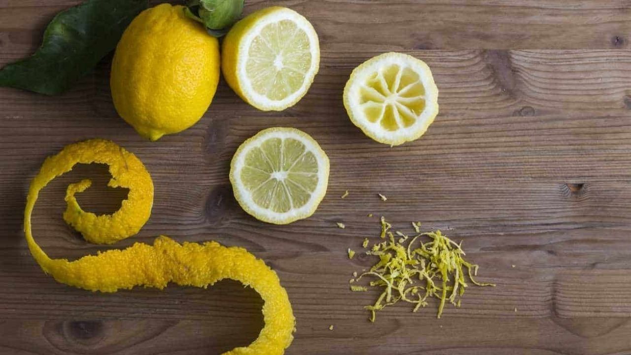 Ovien kahvojen puhdistaminen sitruunankuorella: miksi se on tarpeen ja miksi sitä suositellaan.