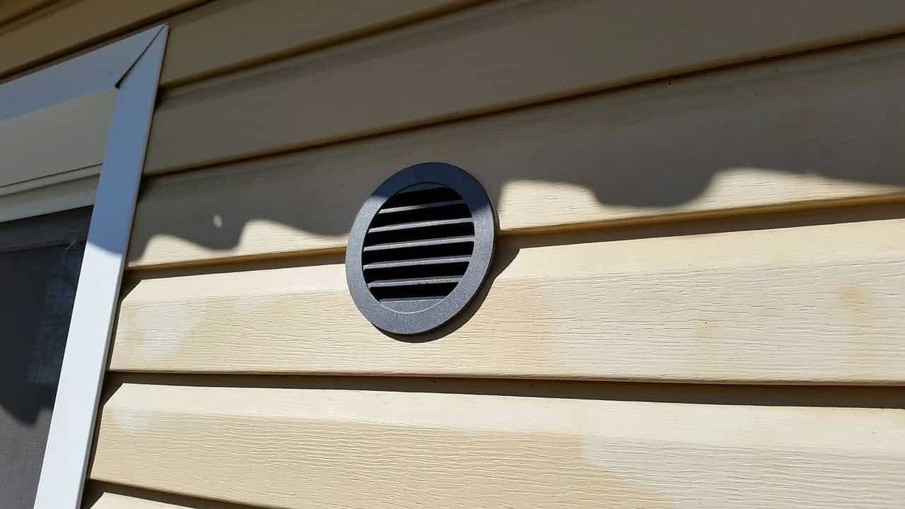 Kuinka peittää talon tuuletusaukot alumiinifoliolla: miksi se on suositeltavaa ja miksi se on tarpeen.