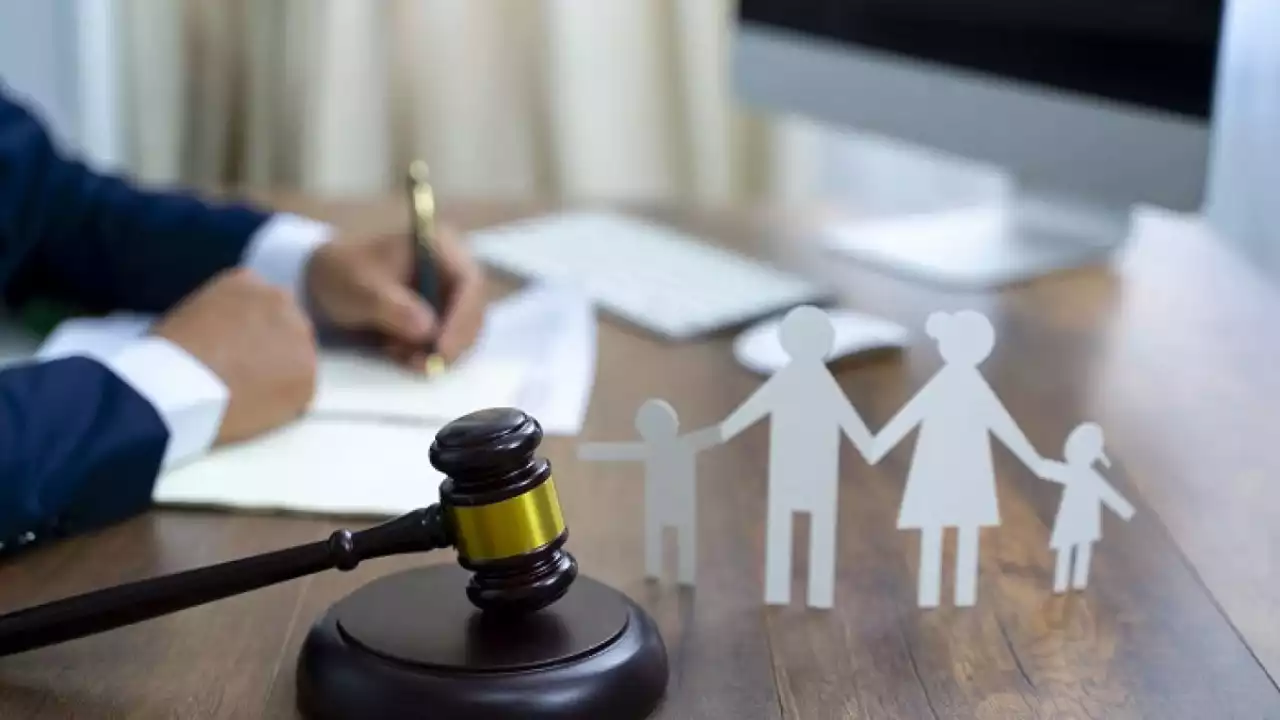 Lopetetaan elatusavun maksamatta jättäminen: valtio soveltaa ankarampia rangaistuksia elatusavun maksamatta jättäneisiin.