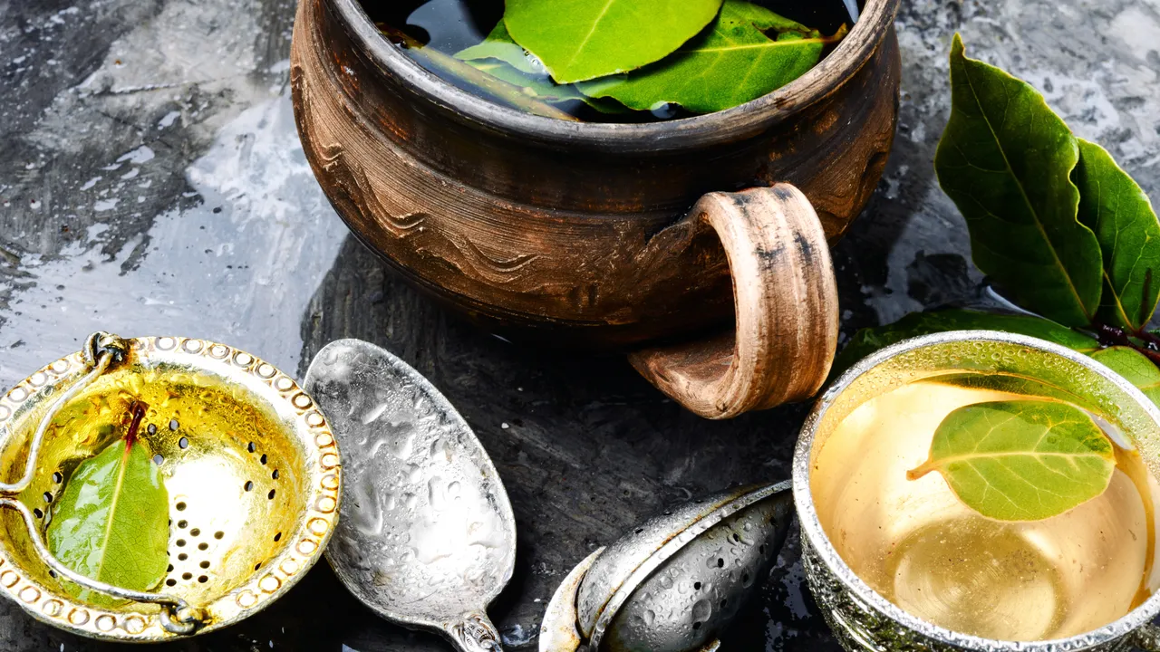 Lisää nämä kaksi ainesosaa teeseen ja juo se aamulla. Se rauhoittaa suolistoa ja hidastaa ikääntymistä.