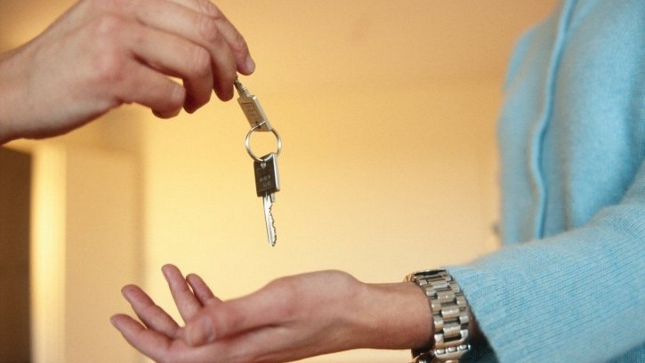 Asuntojen vuokrausta koskeva laki: vuokranantajat ovat velvollisia maksamaan vuokralaisille korvausta, jos tätä säännöstä ei noudateta.