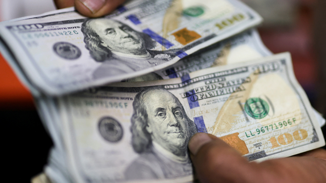 Virallinen dollari tänään ja ”sininen dollari”: mihin hintaan ne käyvät kauppaa 5. tammikuuta?