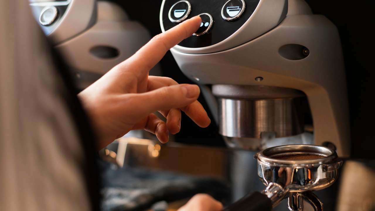 Viisi täydellistä lisävarustetta, joiden avulla saat parhaan hyödyn superautomaattisesta kahvinkeittimestäsi.