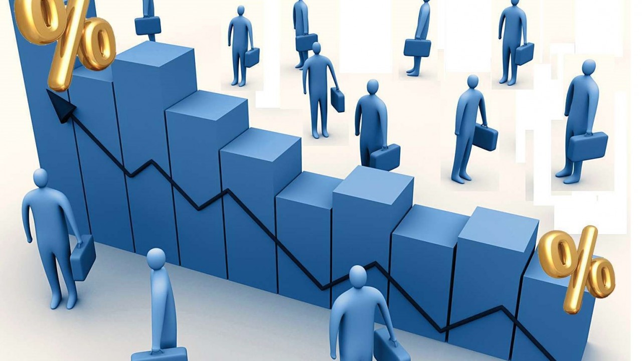 Vakaa työllisyys, enemmän päteviä työntekijöitä, mutta palkkojen stagnaatio: miksi keskimääräinen palkka tässä maassa on alhaisempi kuin vuonna 2019?