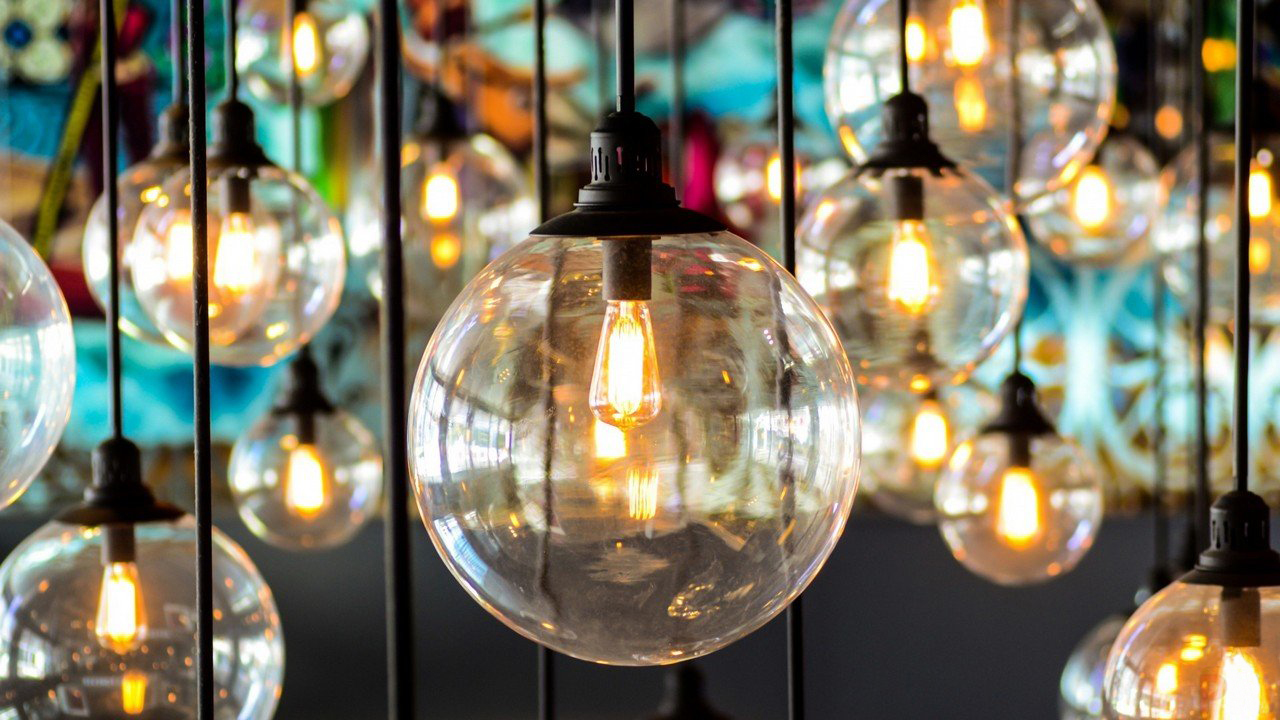 Ilo vuoden alussa: 5 Leroy Merlinin lamppua, jotka sopivat täydellisesti tammikuuhun.