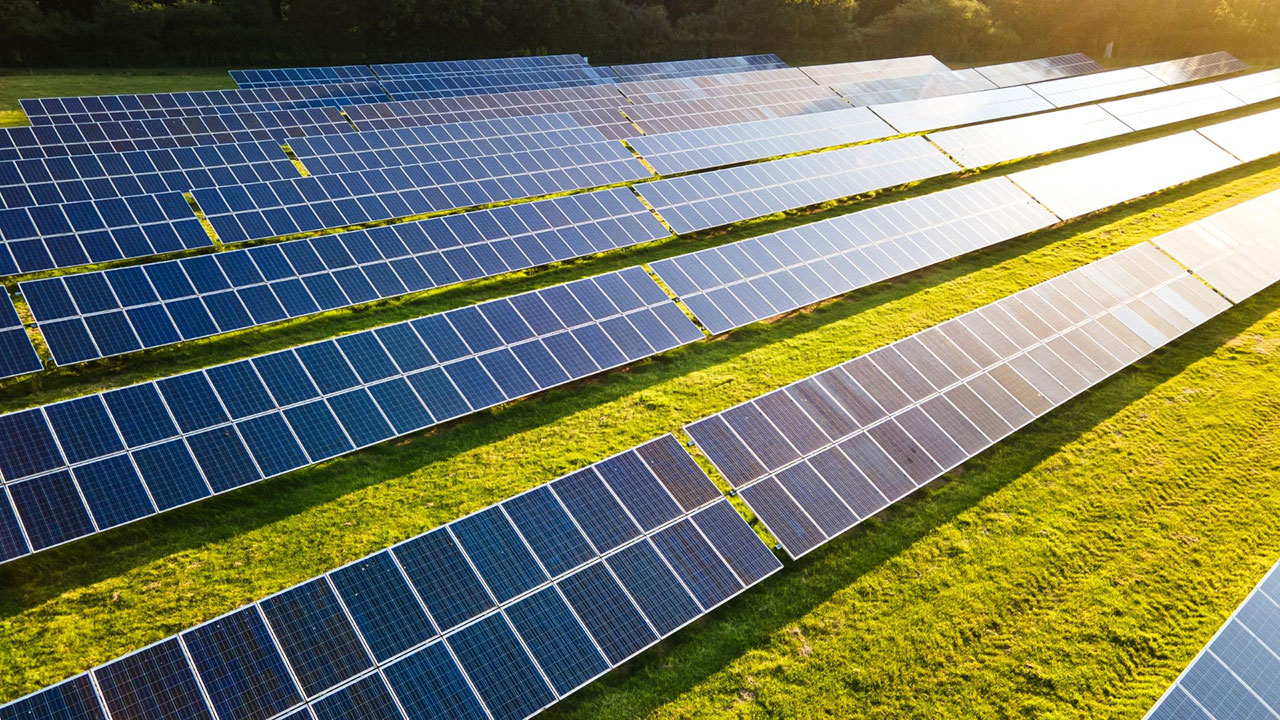 Aurinkoenergian kääntöpuoli: tuotamme 250 miljoonan tonnin painoisen jätemäärän.