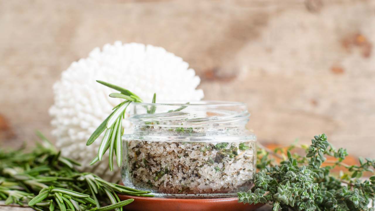 Se on muotia | Mitkä ovat rosmariinilla maustetun riisin säilyttämisen edut kotona, ja miksi kaikki suosittelevat sitä?