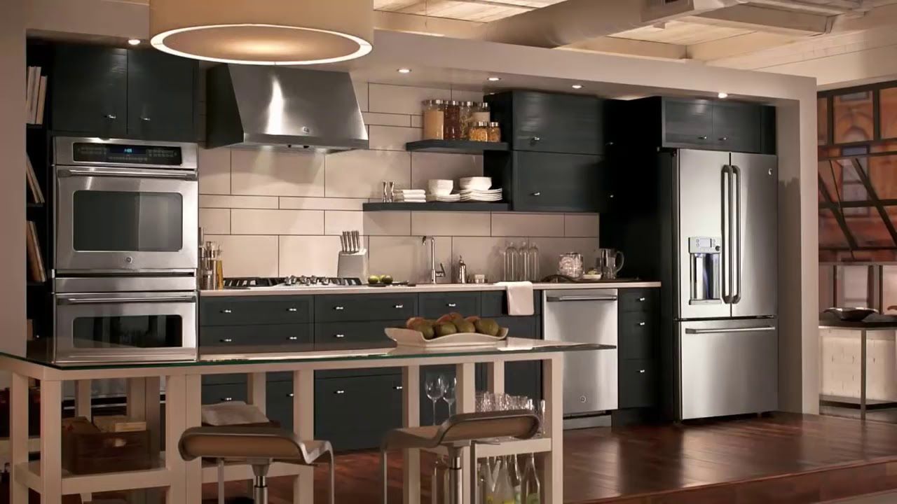 Sisustussuunnittelija: ”Ihanteellinen keittiö eläkeläisille on varustettava korkealla sijoitelluilla kodinkoneilla, jotta ei tarvitse kumartua.”