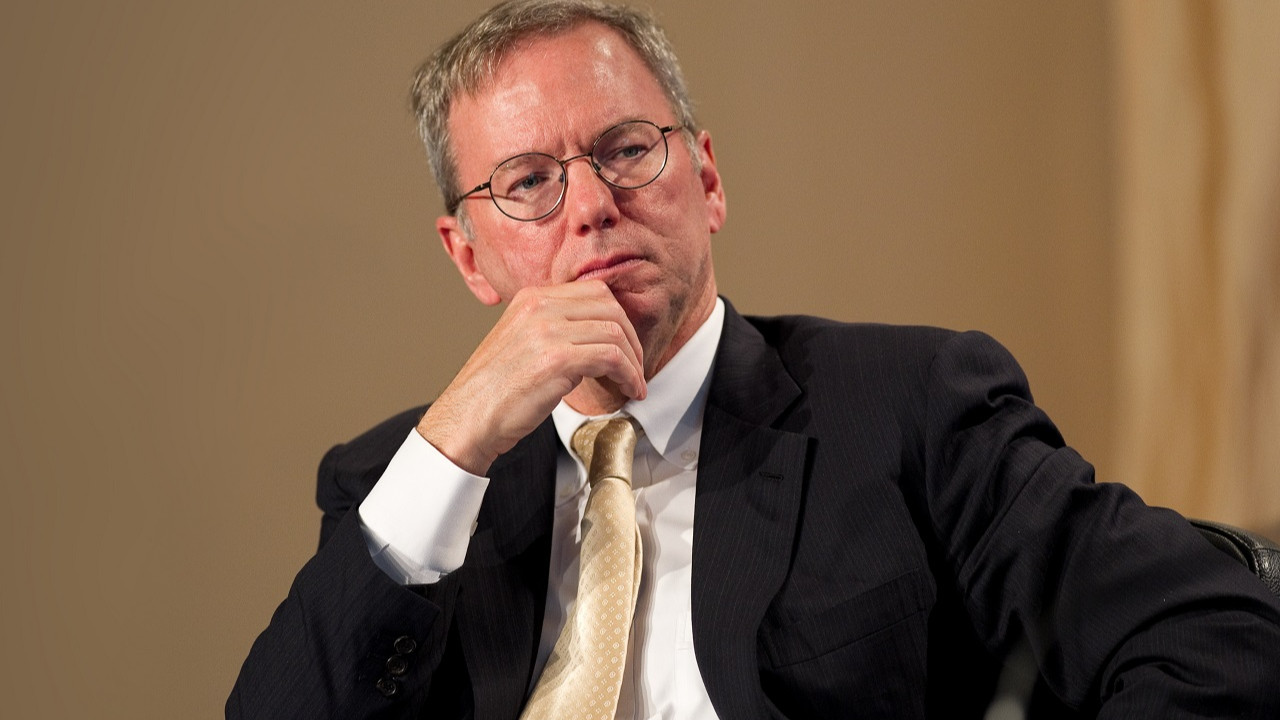 Yllättävää ei ole se, että Eric Schmidt, Googlen entinen toimitusjohtaja, rakentaa valtavaa teleskooppia. Yllättävää on se, mihin tarkoitukseen hän sen rakentaa.