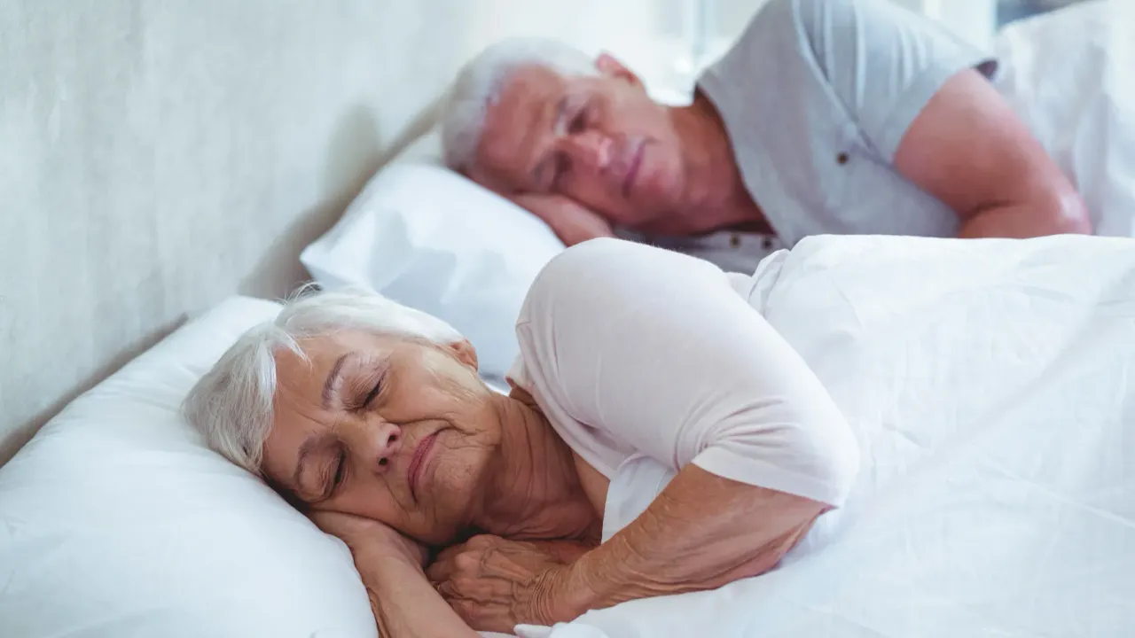 Tutkimukset yhdistävät säännöllisen unen terveelliseen pitkäikäisyyteen: mitä tapoja tulisi kehittää, jotta saisi nukuttua hyvin?