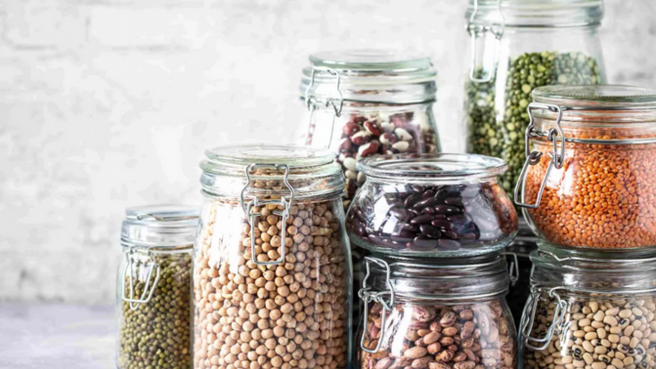 Linssien ja kanelin säilyttäminen purkissa kotona: miksi se on tarpeen ja mihin se laitetaan.