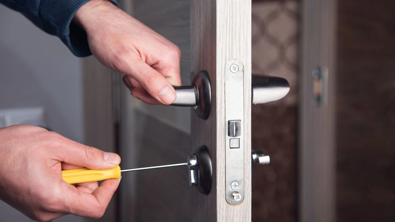 Vuokralaiset voivat vaihtaa asunnon lukot ilman vuokranantajan lupaa, eikä heidän tarvitse antaa vuokranantajalle kopioita uusista avaimista.