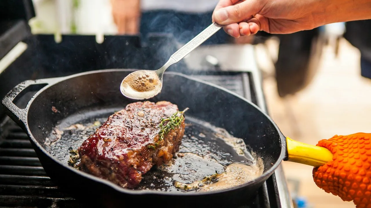 Kuinka päästä eroon ruoanlaitto- tai paistohajusta kotona