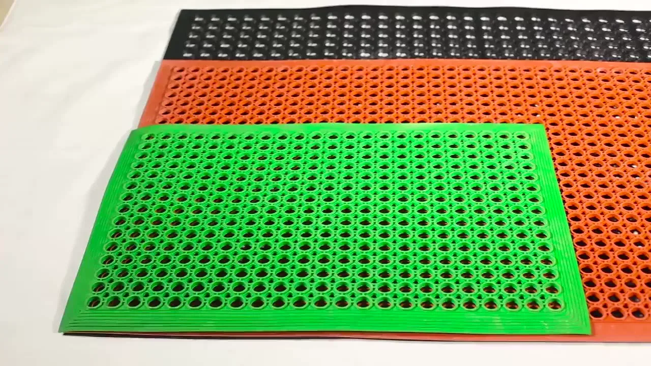 Ei enää perinteisiä astiankuivaushyllyjä. Tämä keittiötrendi tuo järjestystä työtasollesi.