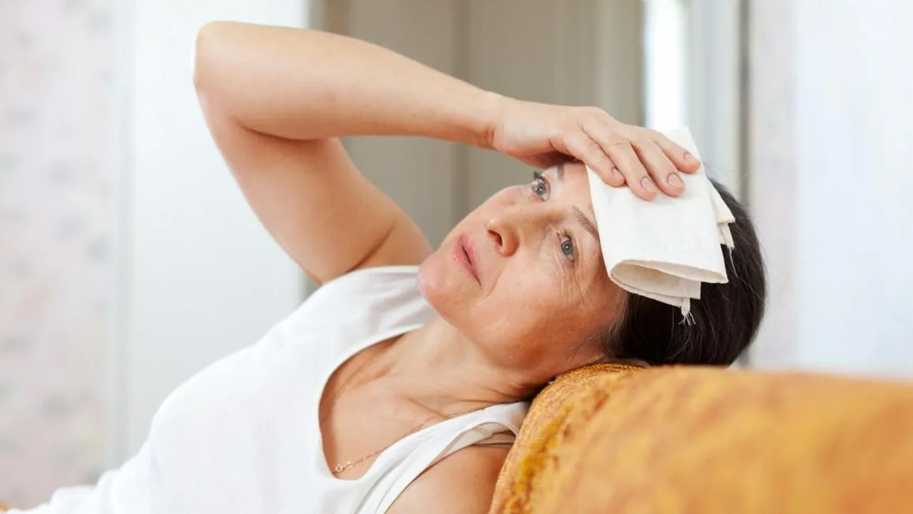 Kesämigreeni: sen pahentavat tekijät ja miten estää kohtaukset lomalla.