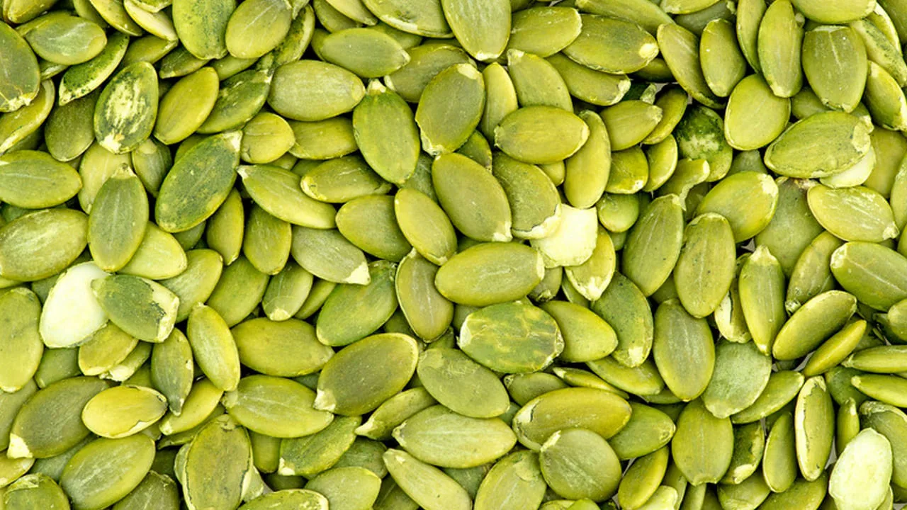 Kurpitsansiemenet: mitä ne ovat, niiden ominaisuudet, todellinen hyöty ja miten niitä käytetään ruoanlaitossa.