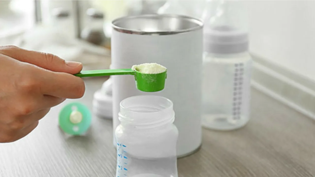 Suosittuja lasten maitoseoksia on vedetty pois myynnistä, kun niistä on löydetty bakteereja.