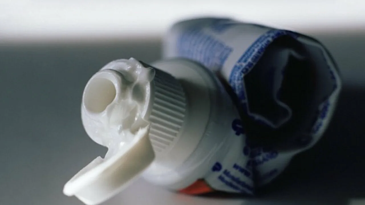 Miksi hammastahnatuubit kannattaa säästää ja miten niitä voi käyttää.